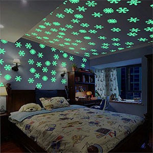 50Pcs Colorful Luminous Snowflake Wall Sticker Glow In The Dark Decal Room Bedroom Home Decoration
